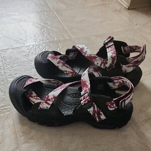 Keen Sandals Closed Toe with Rugged Sole and Adjustable Straps